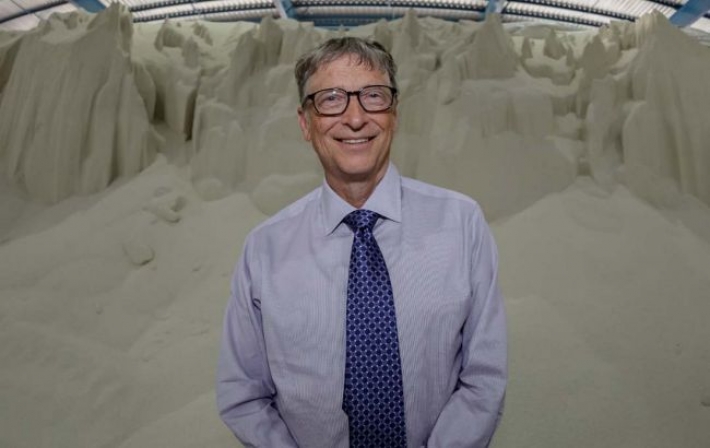 Билл Гейтс предложил вакцинировать людей по три раза