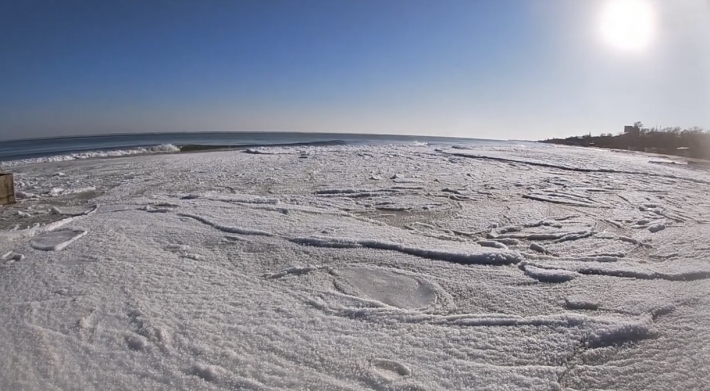 В Кирилловке показали живой лед (видео)