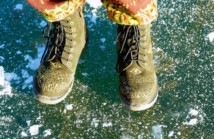 Что сделать, чтобы обувь не скользила на льду