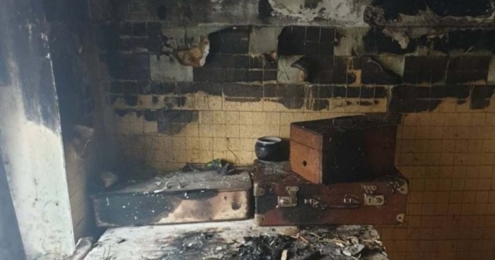 В Запорожье во время пожара в частном доме спасли мужчину (фото)