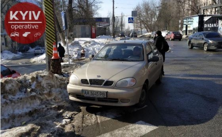 В Киеве "герой парковки" обматерил и напал на женщину: фото неадеквата
