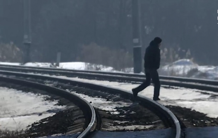 Ходил по путям: в Ровно спасли подростка из "группы смерти" (видео)