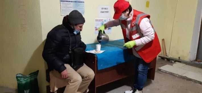 В Запорожской области госпитализировали бездомного с сильным обморожением (фото)