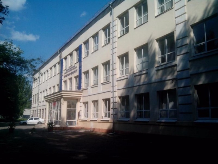 В Запорожье продают бывшее здание университета (фото)