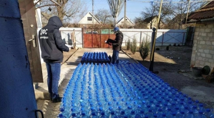 Житель Мелитополя организовал в своём дворе алкогольный завод (фото)