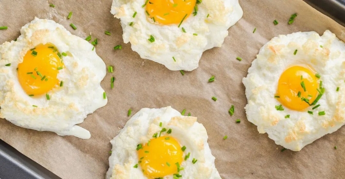 Яичница в облаках: необычный рецепт завтрака "взорвал" Instagram