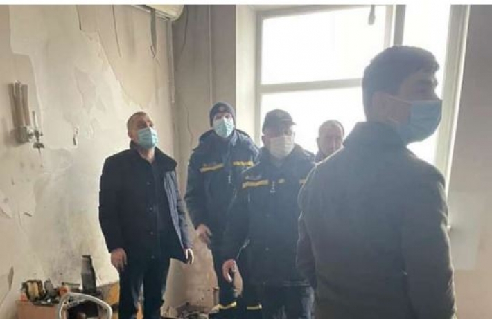 Как выглядит палата больницы в Черновцах после взрыва: появились фото