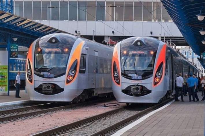 С 7 марта в Ивано-Франковской области не будут останавливаться поезда