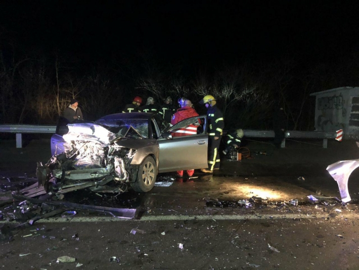 Тела погибших в жутком ДТП под Мелитополем извлекали из разбитого авто два экипажа спасателей (фото)