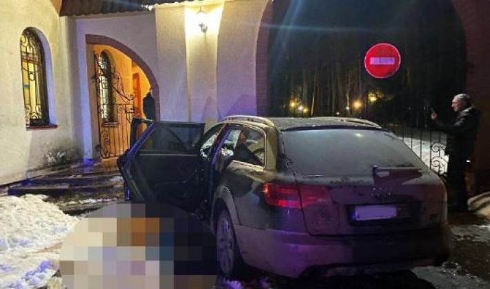Под Ровно пьяный водитель влетел в пансионат, есть погибшие (фото)