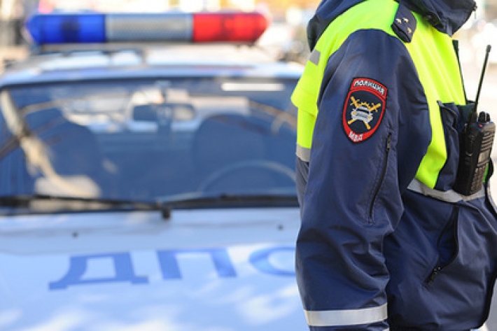 В России пьяный сын депутата на скорости сбил пешеходов и устроил драку с полицией: видео