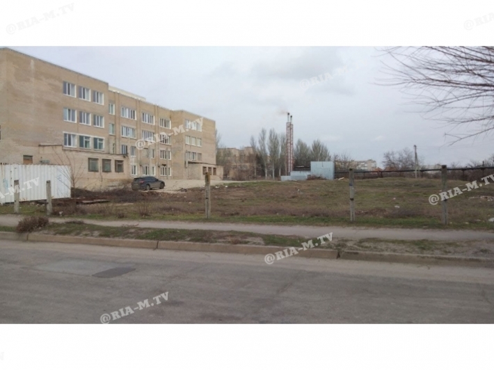 В Мелитополе депутаты дали разрешение на строительство многоэтажки возле школы (фото)