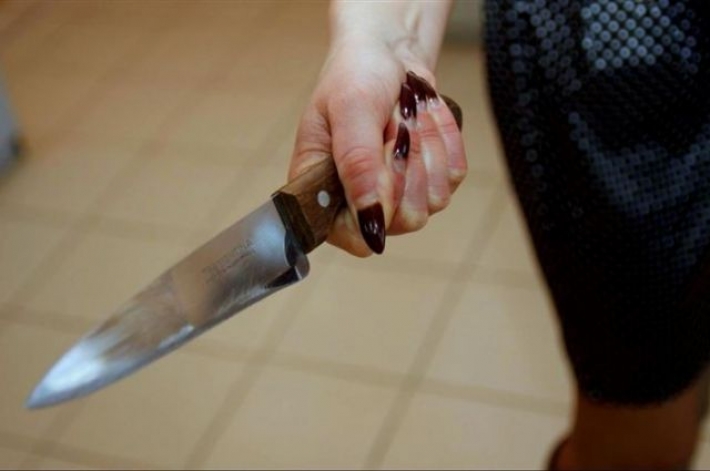 Во время ссоры: в Одесской области дочь зарезала мать