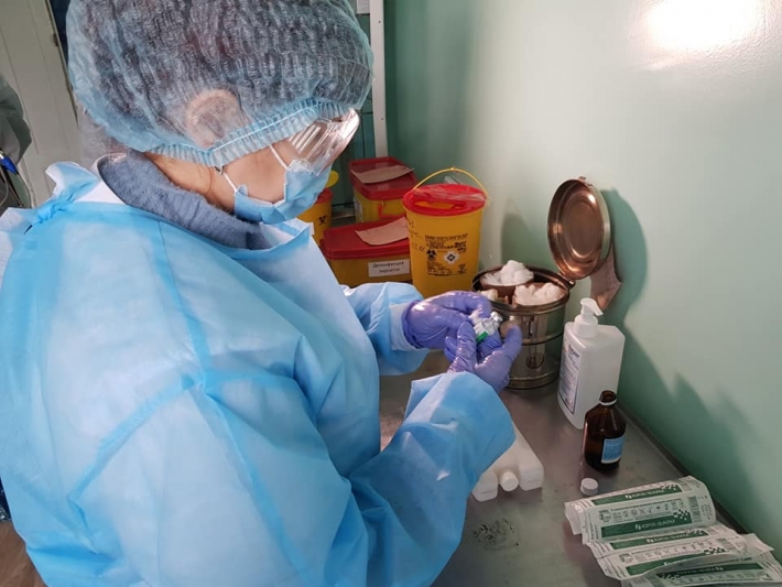 В Запорожской области начали вакцинацию медработников (фото)