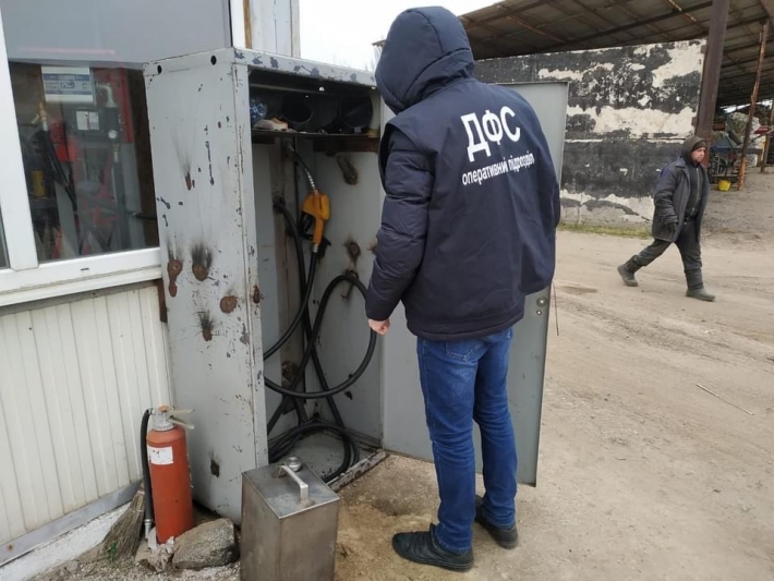 В Запорожской области накрыли нелегальную станцию продажи дизтоплива (фото)