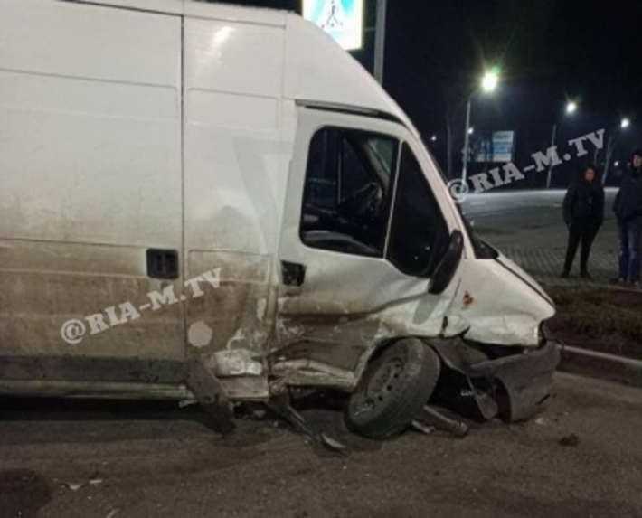 Водитель микроавтобуса был пьян - полицейские прокомментировали ночное ДТП в Мелитополе
