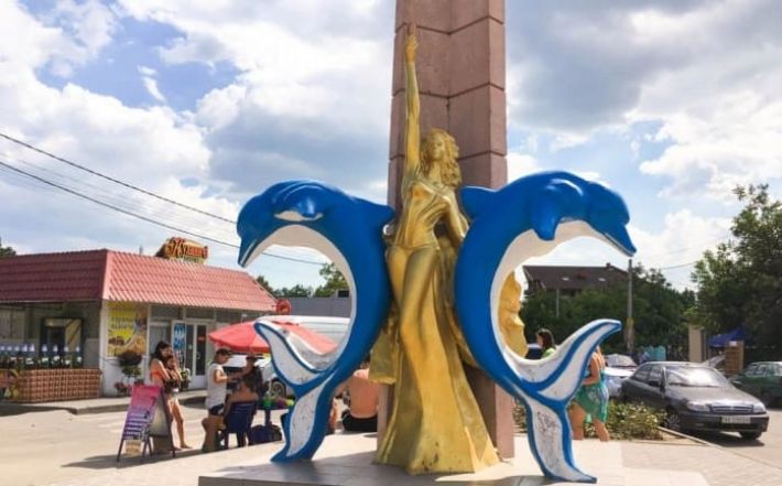 В Кирилловке встречать туристов будет новая скульптура