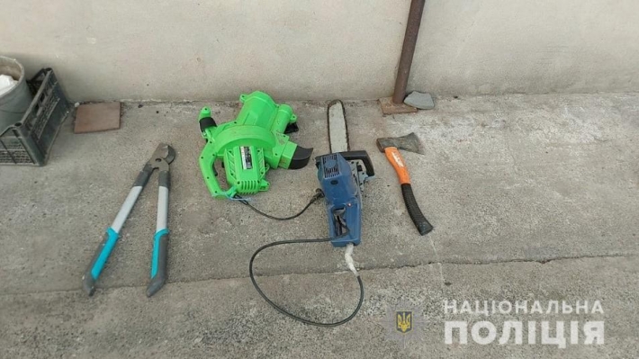 В Запорожской области злоумышленник украл электроинструмент стоимостью 50 тысяч грн. (фото)