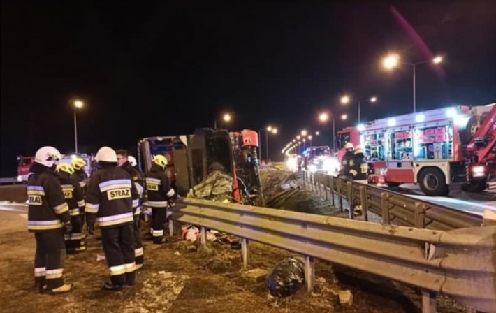 Авария автобуса с украинцами в Польше: Тела погибших отправят в Украину после идентификации