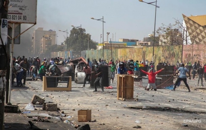 В Сенегале во время беспорядков погибли семь человек