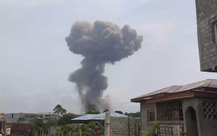 Сотни человек были ранены в результате взрывов на военной базе в Гвинее