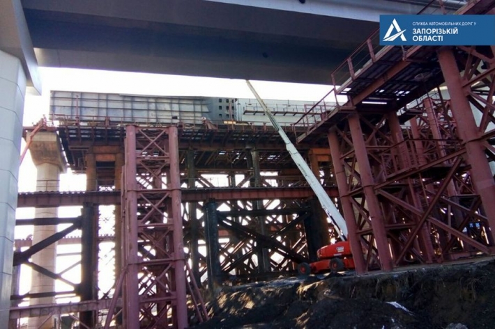 Стало известно, на каком этапе находится строительство запорожских мостов (фото)