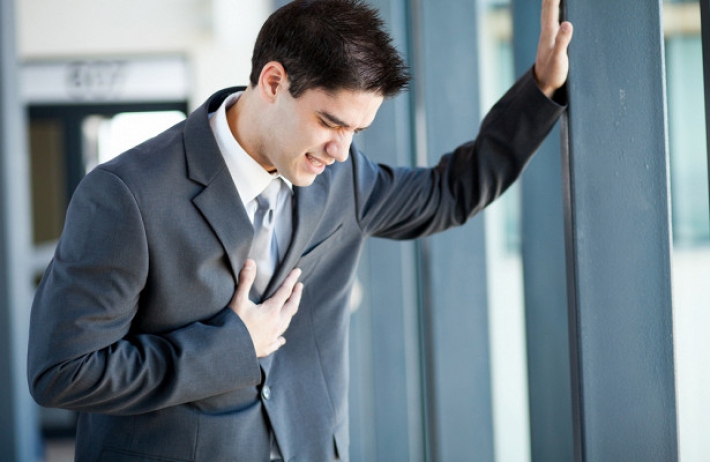 Боль в груди: как отличить пневмонию от невралгии 
