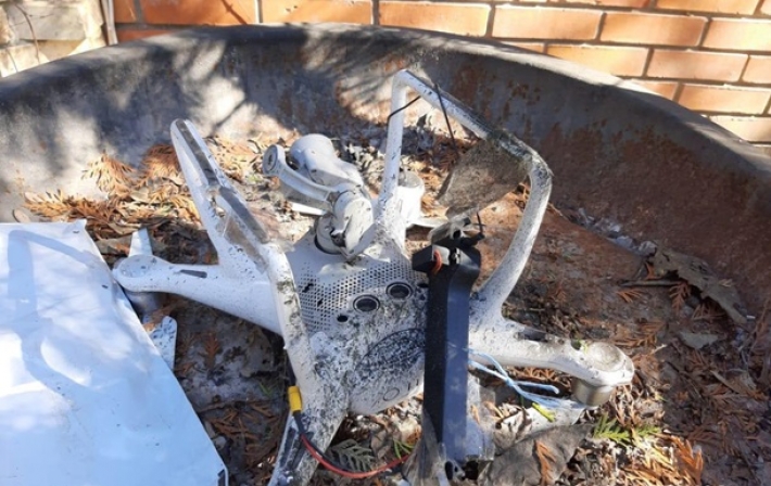 В Одессе на частный дом с дрона сбросили гранату