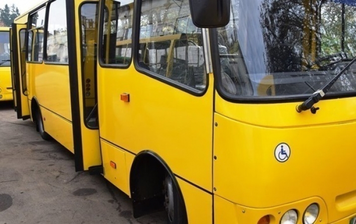 В Киеве пьяный водитель маршрутки попал в ДТП (фото)