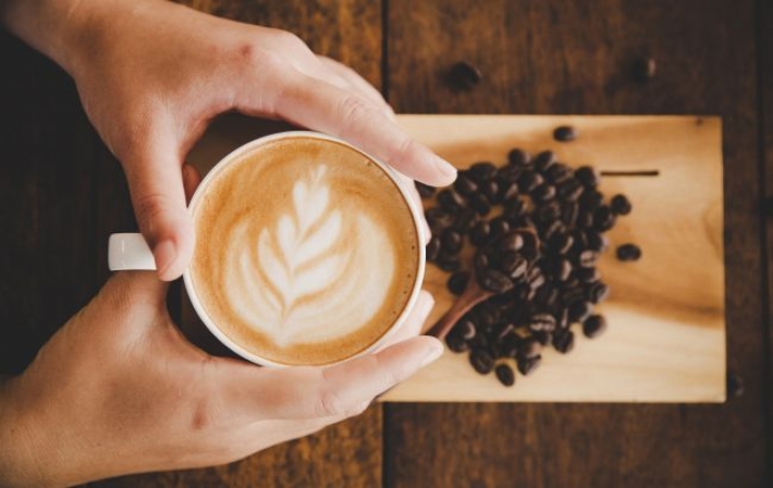 В какое время нельзя пить кофе: медик удивил простым объяснением