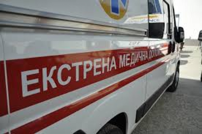 Под Харьковом неизвестные избили медиков скорой помощи: подробности
