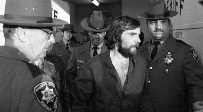В США умер убийца Рональд Дефео - его преступление стало сюжетом для фильмов об 