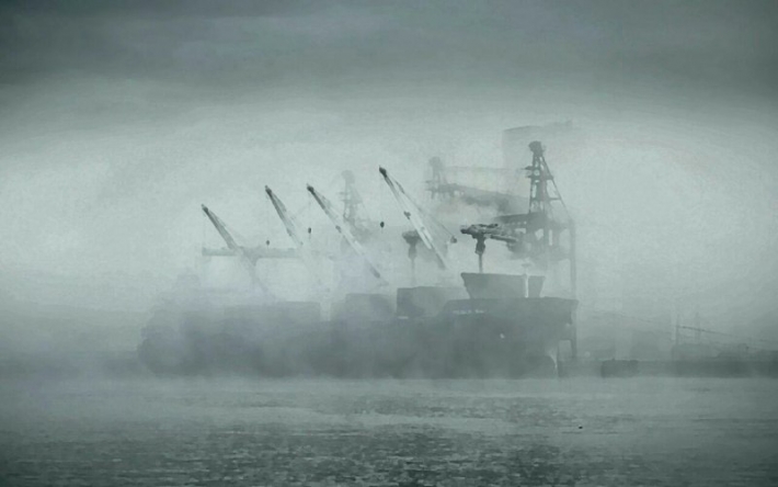 В порту в Запорожской области из-за тумана временно ограничена лоцманская проводка