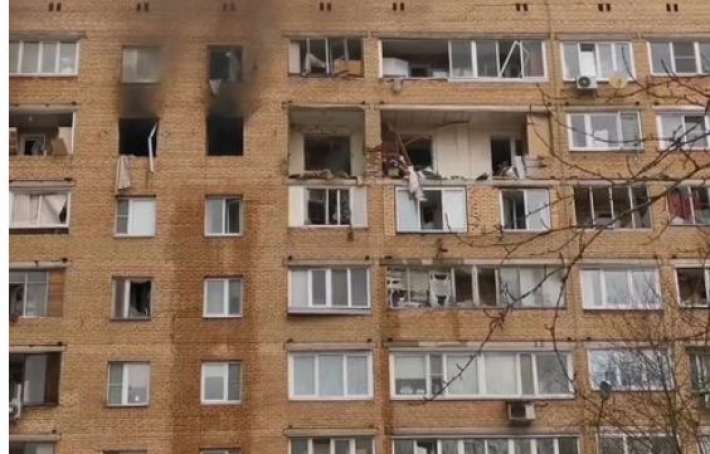 В России прогремел мощный взрыв в многоэтажке - часть фасада обрушилась: жуткие фото и видео