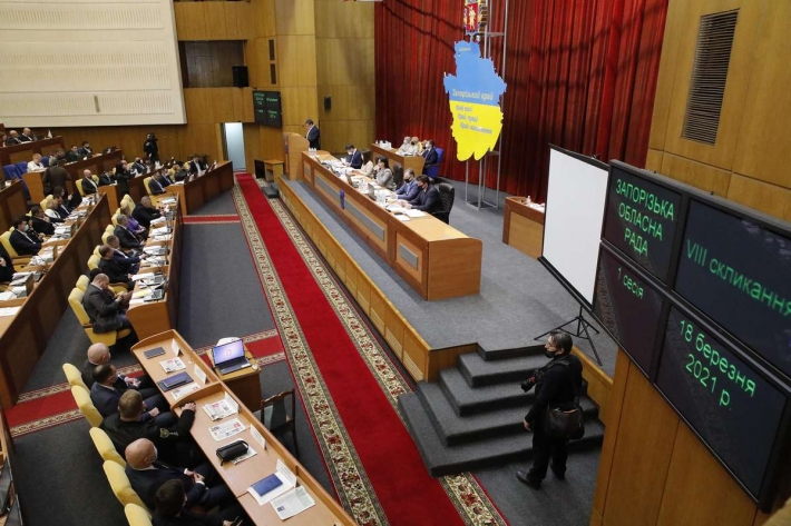 Шок! Ни одно обращение о снижении тарифов депутаты Запорожской области не поддержали (видео)