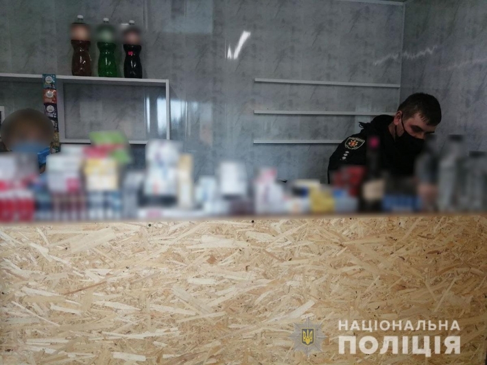 В Запорожской области изъяли из торговых точек безакцизные алкоголь и сигареты (фото)