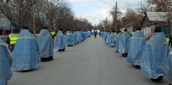 В Запорожье несколько тысяч человек приняли участие в Крестном ходе (фото)
