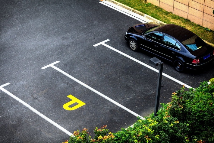 Проклянут за парковку - в Мелитополе "оригинально" бронируют места для автомобилей (фото)
