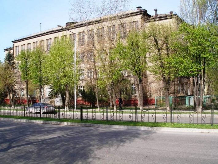 Шокирующий инцидент в запорожской школе расследуют правоохранители (фото)
