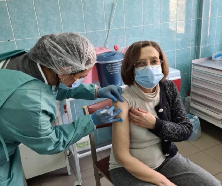 В Мелитополе медики рассказали о том, какие последствия у них вызывала вакцина CoviShield (видео)