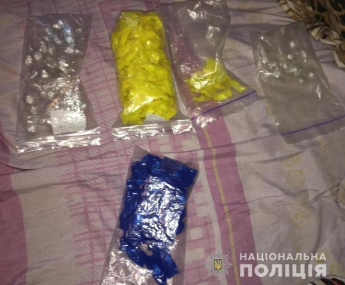 В Запорожской области задержали наркокурьера с метадоном на 120 тысяч гривен (фото)