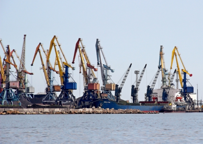 В порту в Запорожской области из-за непогоды ограничили грузовые операции