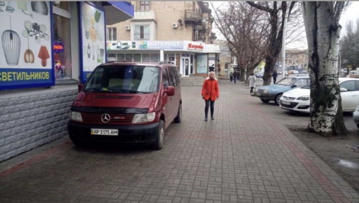 Любить себя, плевать на всех - как паркуются в Мелитополе (фото)