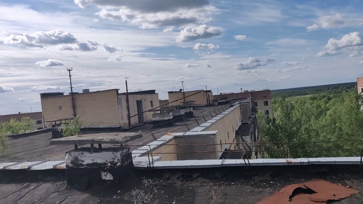 ​В Черновцах школьник устроил опасные развлечения на крыше 9-этажки: видео
