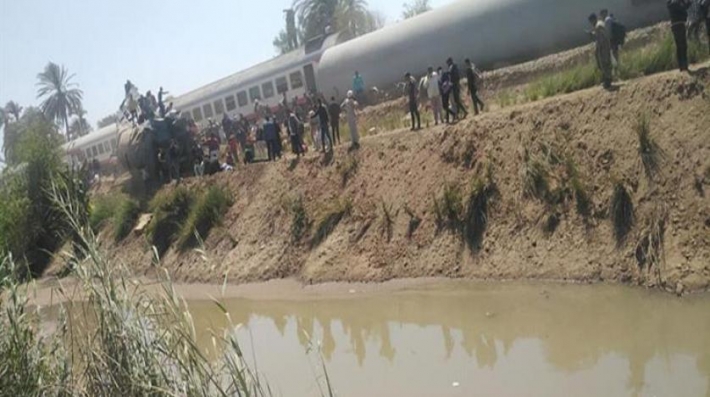 В Египте столкнулись пассажирские поезда - более 30 погибших: фото и видео