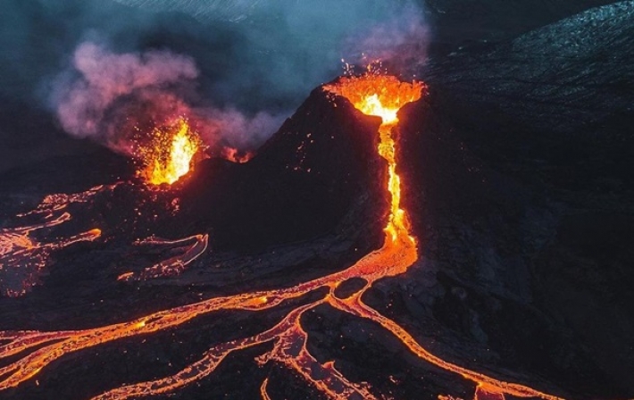 Фотограф сжег дрон ради извергающегося вулкана