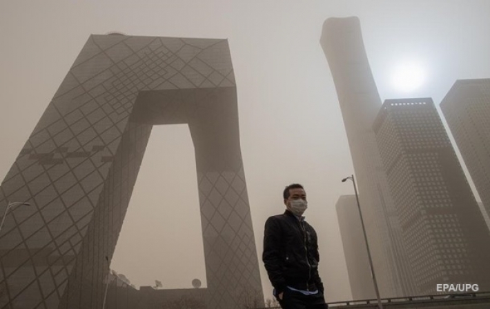 На Пекин обрушилась вторая за месяц песчаная буря