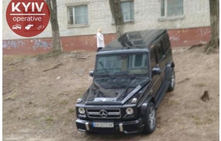 В Киеве водитель авто отметился 