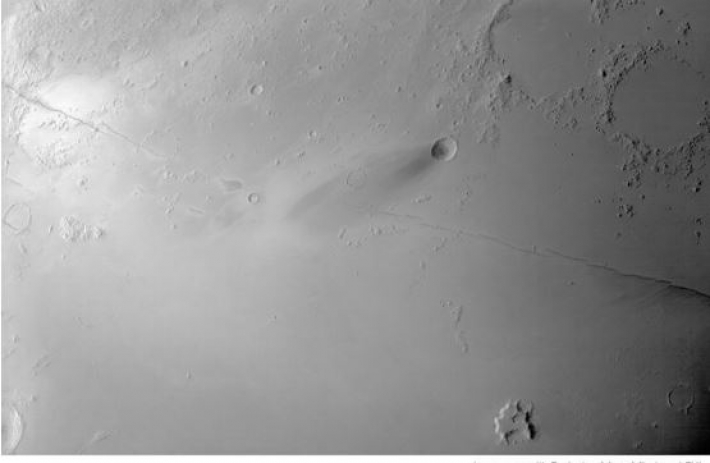 На Марсе обнаружили загадочные трещины длиной тысячи километров: фото