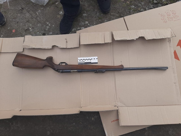 Житель Запорожской области пытался незаконно продать ружье (фото)